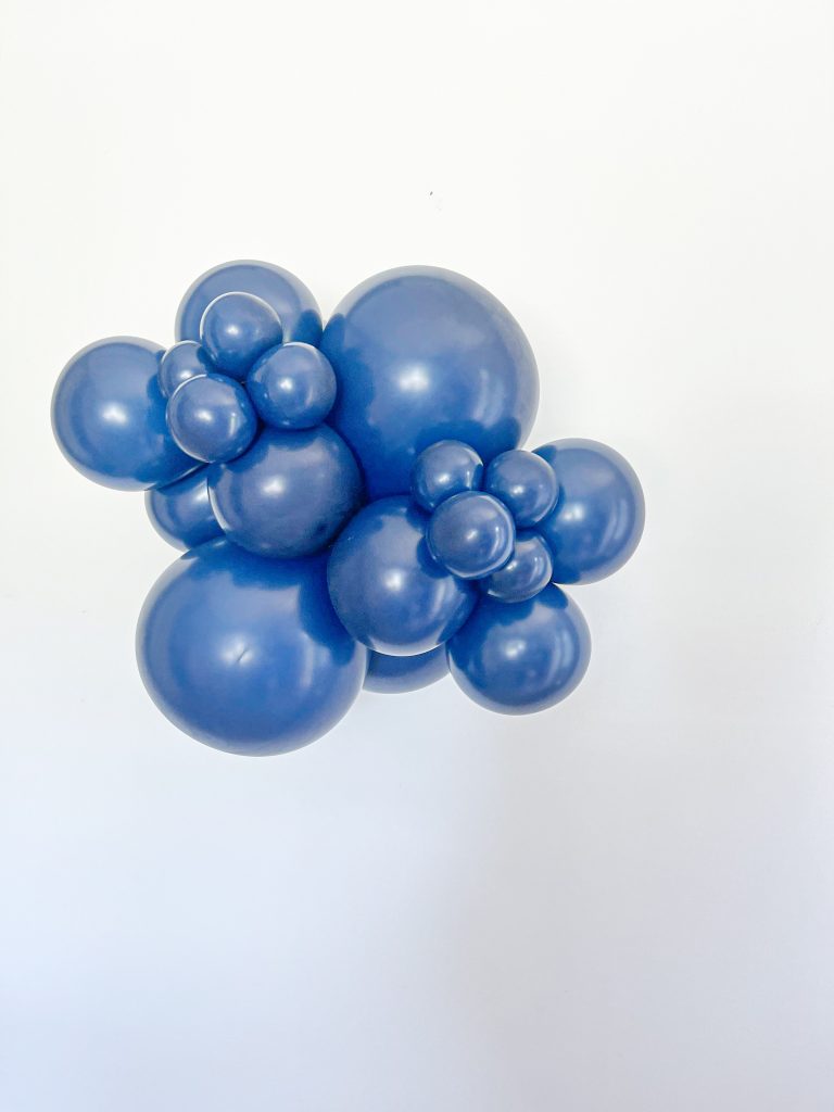 11" Tuftex Navy - 100Ct.